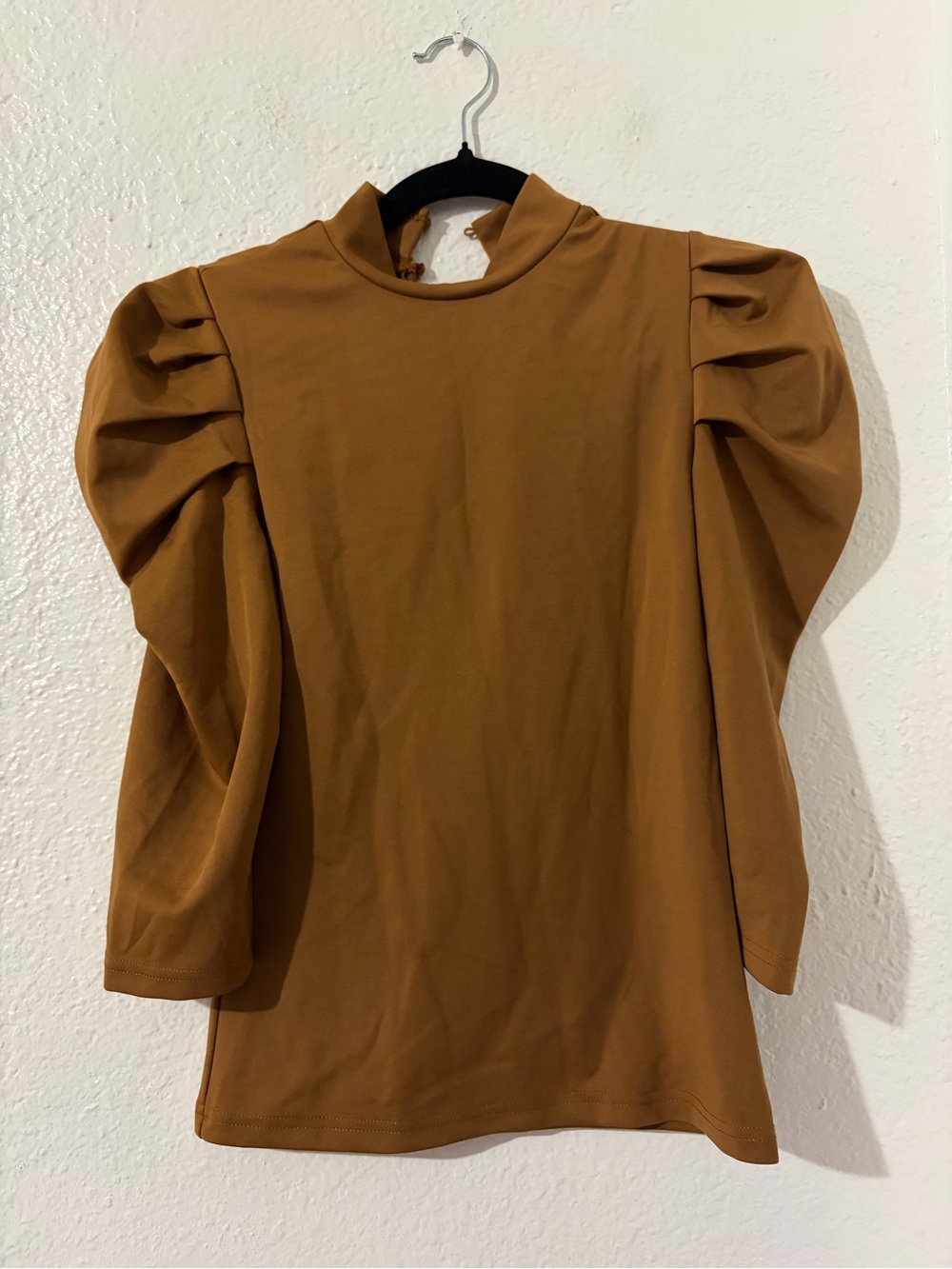 Women’s Puff Sleeve Mock Neck Top - Brown